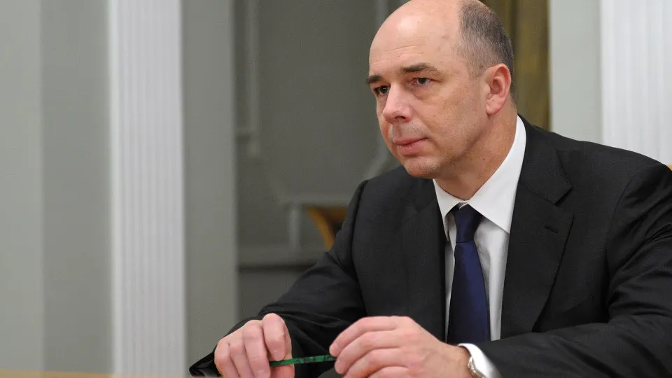 Ведомство применяет нейросети как подсказку для распределения средств и для аналитики в налоговой и таможне. Параллельно растёт дефицит бюджетной системы, который достиг рекордных значений.