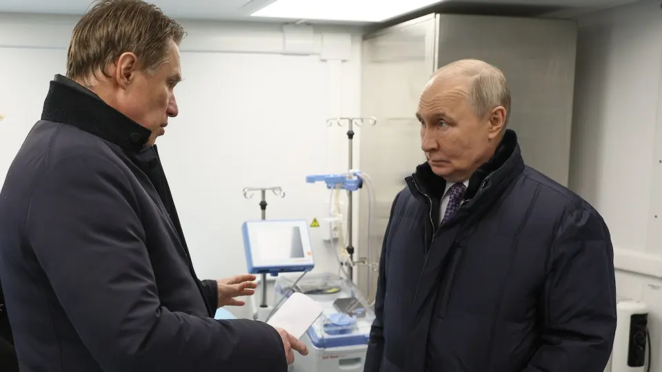 Президент поручил министру здравоохранения расширить охват диспансеризации репродуктивного здоровья на фоне многолетнего падения рождаемости; власти предлагают меры семейно‑центричной политики.