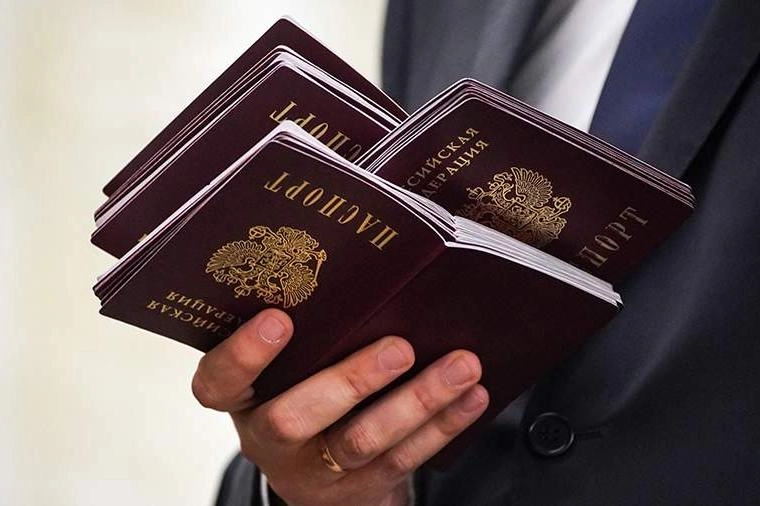 В&nbsp;Госдуме предложили разрешить ВНЖ&nbsp;и&nbsp;гражданство иностранцам, осужденным за&nbsp;поддержку России