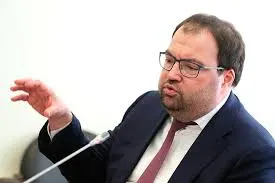 Минцифры рассматривает внедрение механизмов возрастной идентификации для пользователей онлайн‑платформ; вопрос назван «ближайшей повесткой».