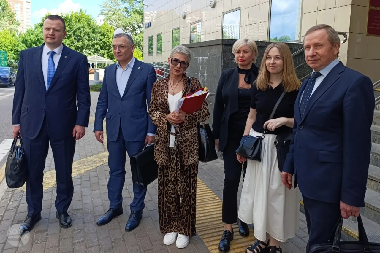 Суд оставил в силе решение о лишении статуса Алексея Басистова, Дмитрия Проводина и Юлия Тая. Адвокаты и представители палаты считают, что такие вопросы должны решаться внутри адвокатского сообщества, а не в суде.