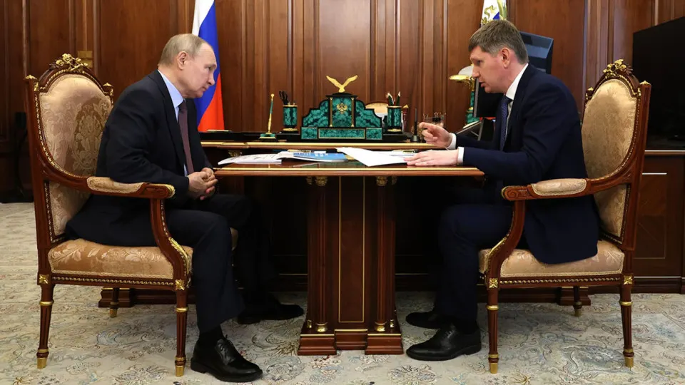 Президент потребовал роста инвестиций, но чиновники и эксперты называют высокие ставки, бюджетную экономию, национализацию и отсутствие аппетита у бизнеса основными препятствиями.