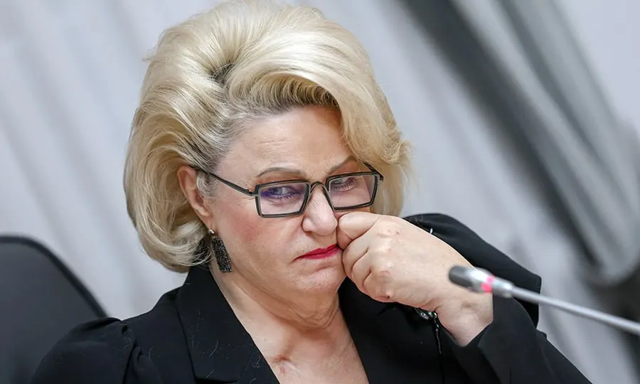 Член Комитета Госдумы по защите семьи Нина Останина призвала Роскомнадзор и Минцифры использовать опыт ограничений, похожих на меры против Telegram, чтобы контролировать время, которое дети проводят в играх и соцсетях.