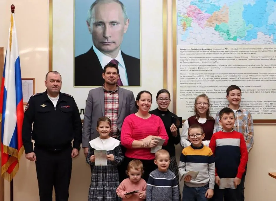 В 2025 году 1112 иностранцев оформили специальные визы для переезда в Россию как лица, разделяющие традиционные духовно‑нравственные ценности. Большинство виз получили граждане Германии, Франции и США.