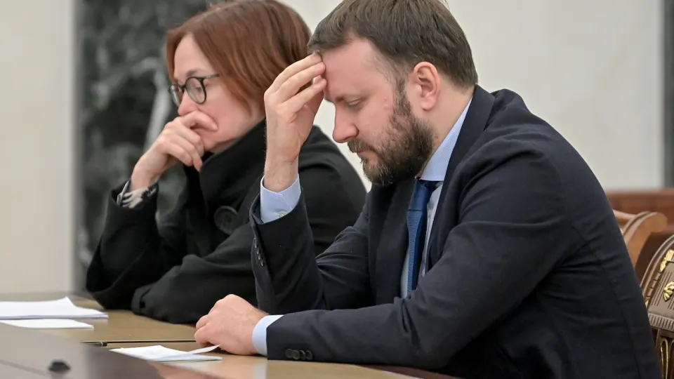 В Москве обсуждают возможных кандидатов на пост главы Центробанка и вариант перераспределения его полномочий. В числе названных претендентов — Максим Орешкин и Пётр Фрадков; решение пока не принято, а уход Набиуллиной может стать серьёзным переломом для экономики.