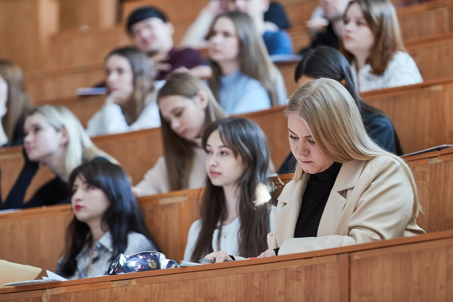 Минобрнауки изменило порядок целевого обучения в вузах: вместо штрафов введена компенсация, а студентов по целевым договорам теперь могут отчислить в любой момент.