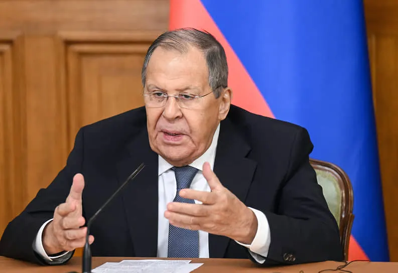 Глава внешнеполитического ведомства заявил о продолжении информационной войны вокруг спецоперации на Украине и ее эскалации.
