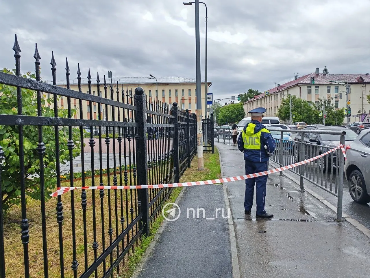 Ночью по данным Минобороны над регионами России были сбиты десятки беспилотников. В Нижнем Новгороде в результате инцидента пострадало здание областного суда, пострадавших, по предварительным данным, нет.