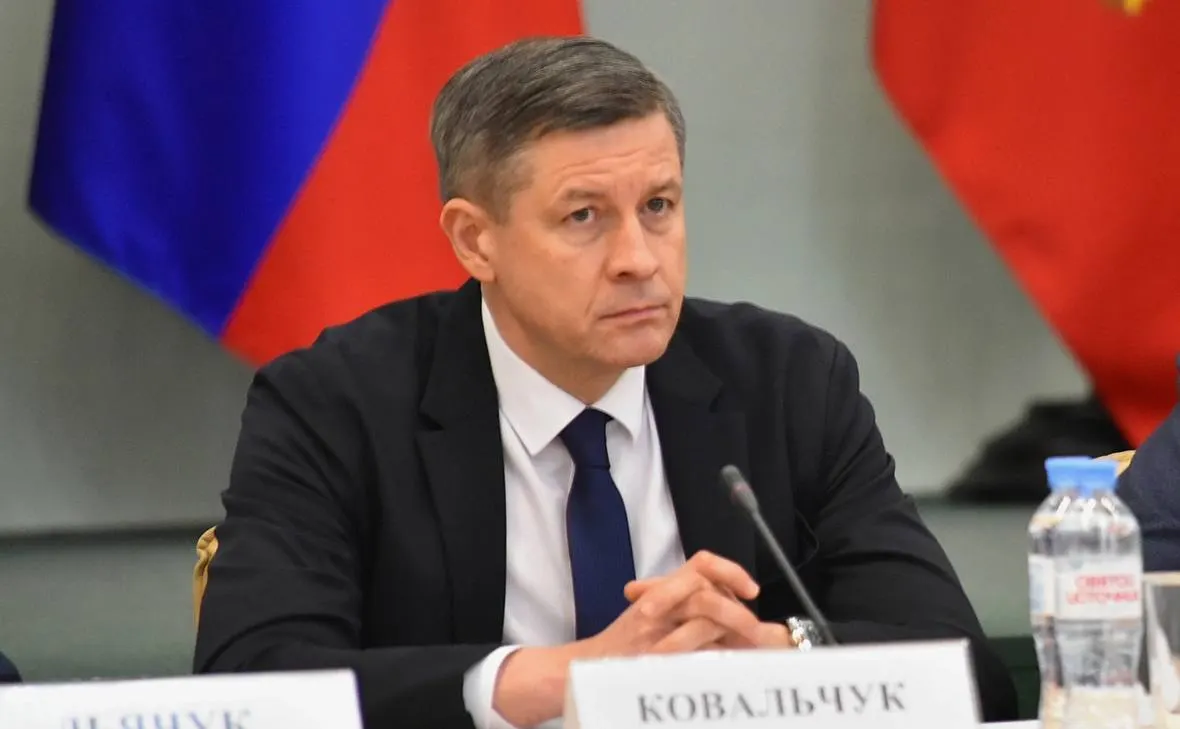 Временно исполняющий обязанности губернатора Егор Ковальчук подписал указ об отставке регионального правительства. Новый состав пока не назначен. Ранее президент подписал указы об отставке губернаторов Белгородской и Брянской областей.