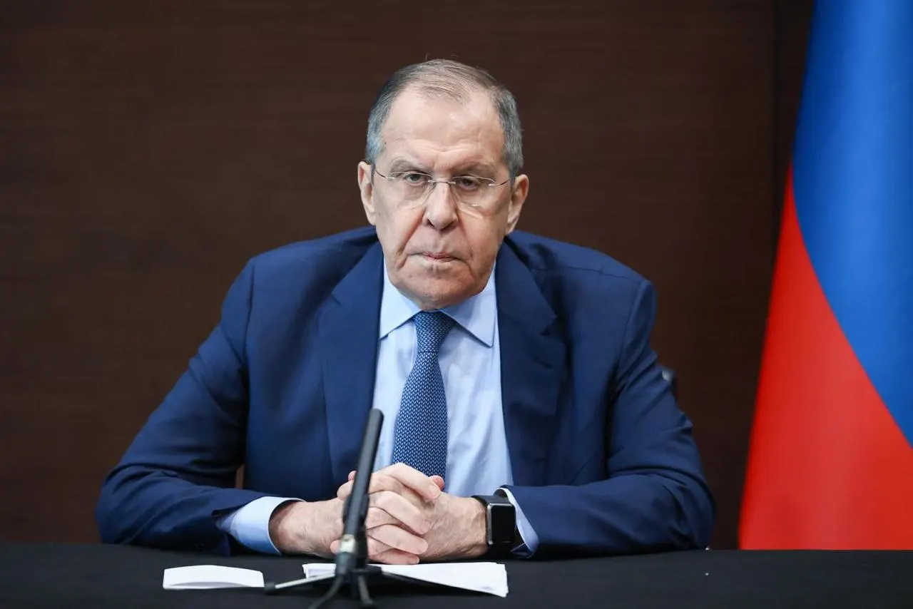 Министр иностранных дел Сергей Лавров в телефонном разговоре с госсекретарем США Марко Рубио сообщил о планах ударов по объектам в Киеве и предложил эвакуировать сотрудников посольства. Стороны также обсудили работу дипломатических миссий.