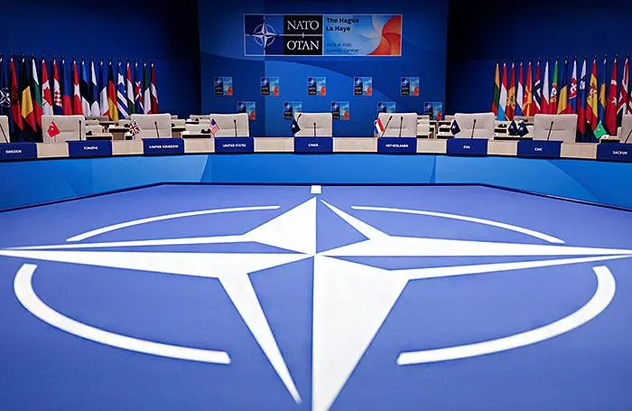 Министр пояснил смысл своих слов, назвав их предупреждением и элементом сдерживания в отношении Калининградского региона.
