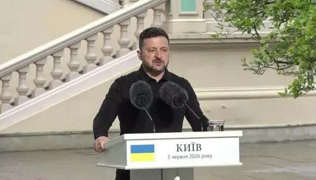 Президент Украины заявил о готовности начать прямые переговоры с Владимиром Путиным, отметил задержки с американской переговорной группой, пообещал симметричный ответ на удары и рассказал о развитии ПВО и больших расходах на вооружение.