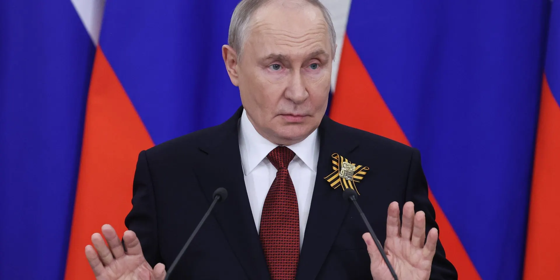 Минфин и Центробанк сигнализируют о росте дефицита из‑за расходов на войну. Президент поручил сначала найти способы сокращения гражданских расходов, чтобы компенсировать увеличение оборонного финансирования.