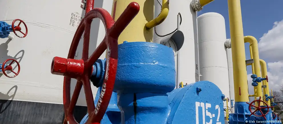 С 1 января 2025 года Украина прекратила транзит российского газа, что особенно ощутимо для Молдовы; другие европейские покупатели переориентировали поставки, а Венгрия продолжит получать газ по «Турецкому потоку».