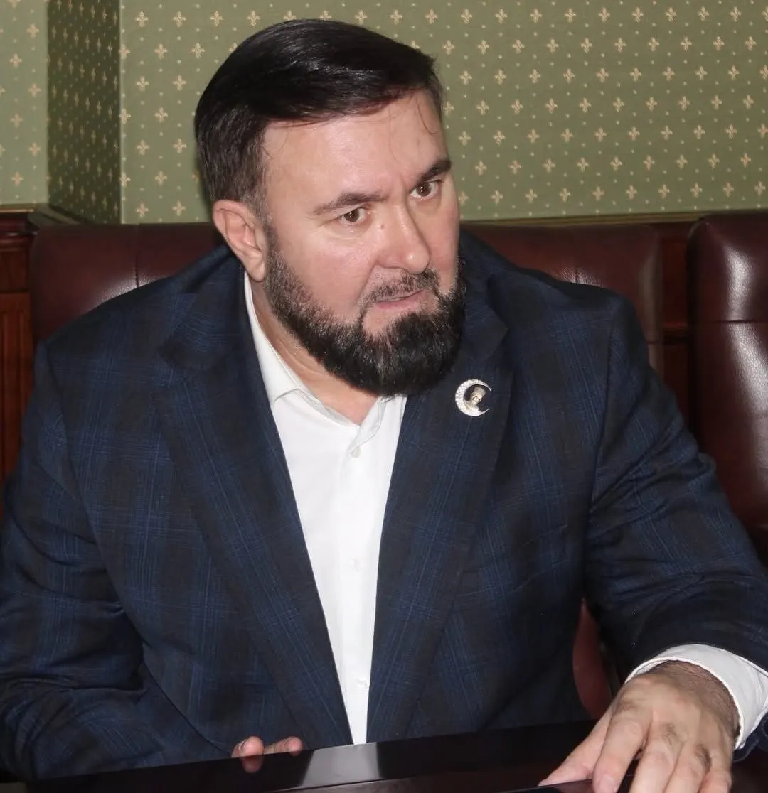 Президент подписал распоряжение о поощрении, в числе награждённых — уполномоченный по правам человека Чечни Мансур Солтаев. Ранее ему приписывали дискредитацию правозащитников и ряд спорных эпизодов, связанных с исчезновениями женщин.