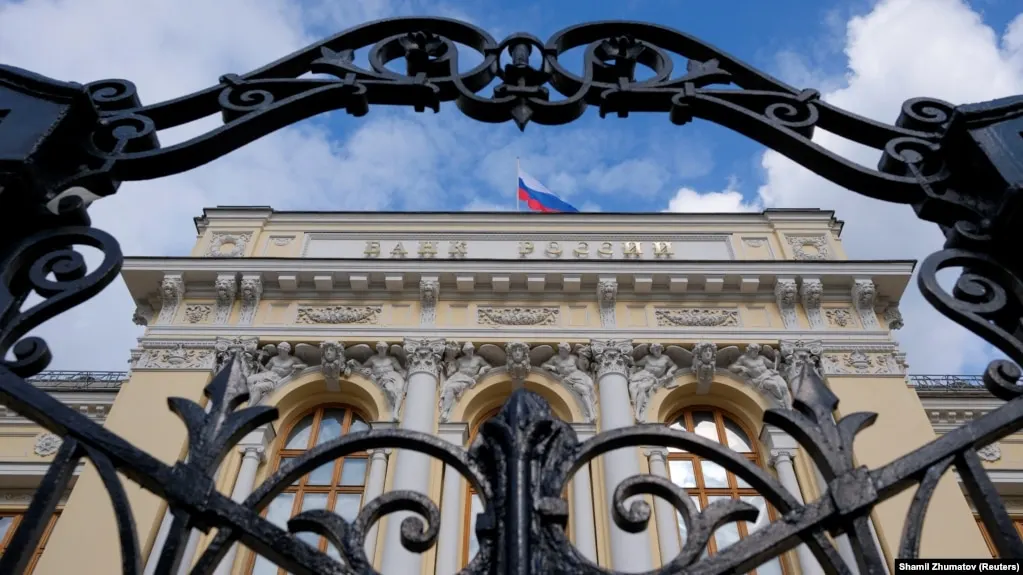 Центробанк пересмотрел среднесрочный прогноз: ВВП в 2026 году может вырасти на 0–1% вместо 0,5–1,5%, а инфляция теперь ожидается на уровне 6–7%. Оценки бюджета, нефтяных доходов и внешней торговли также скорректированы.