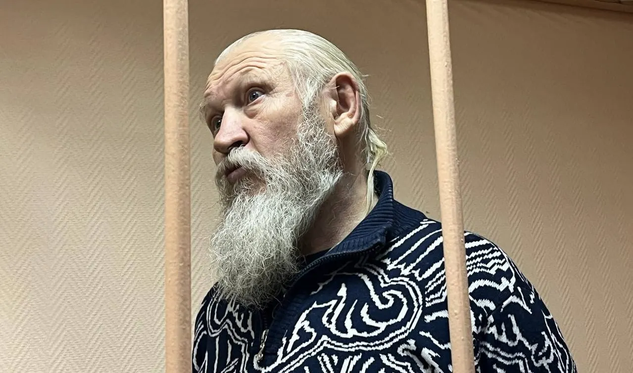 В обновлённом перечне Росфинмониторинга появился бывший депутат Госдумы Михаил Глущенко, осуждённый в 2015 году на 17 лет за соучастие в убийстве Галины Старовойтовой и ранее связанный с организованной преступностью.