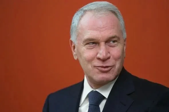 Президент присвоил бизнесмену орден III степени за вклад в социально значимые проекты, сохранение культурного наследия и благотворительность; ранее он уже получал IV степень.