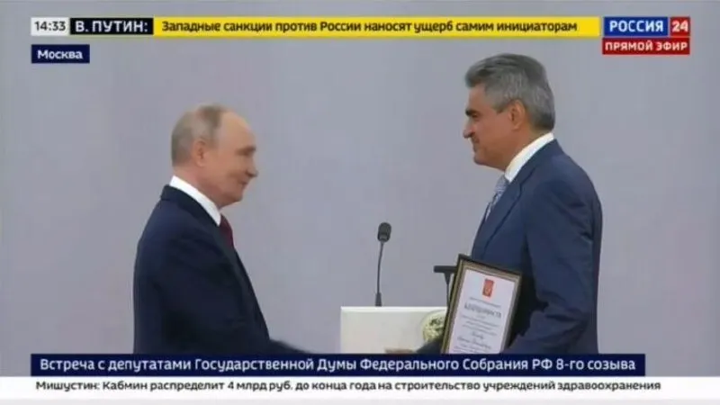 На церемонии награждения в Кремле глава партии «Новые Люди» Антон Нечаев заявил, что для победы России в специальной военной операции предстоит сделать ещё больше. Президент вручил благодарности главам думских фракций.