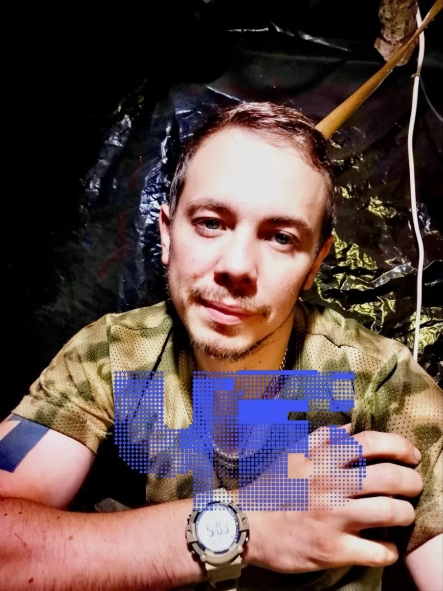Служивший на Черноморском флоте Игорь Сивков погиб в январе. Родителей не уведомили — тело тайно похоронили в Балтийске (Калининградская обл.), а закон о правах на распоряжение телом и выплатами фактически отдаёт инициативу супругам, лишая кровных родственников возможностей вмешаться.