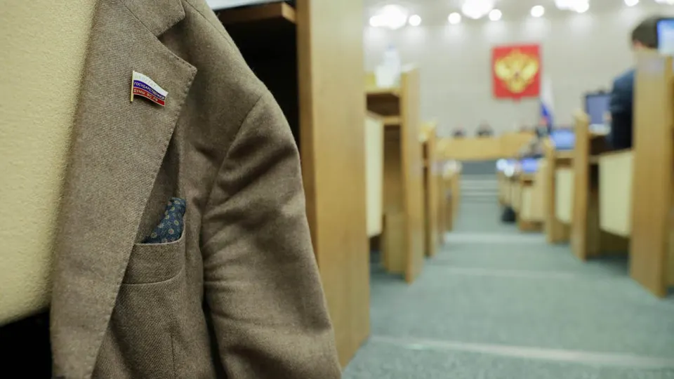 Правительство поддержало инициативу, предлагающую исключить ответственность региональных парламентариев за отсутствие или несвоевременную подачу сведений о доходах. Поправки были внесены думой Ставропольского края.