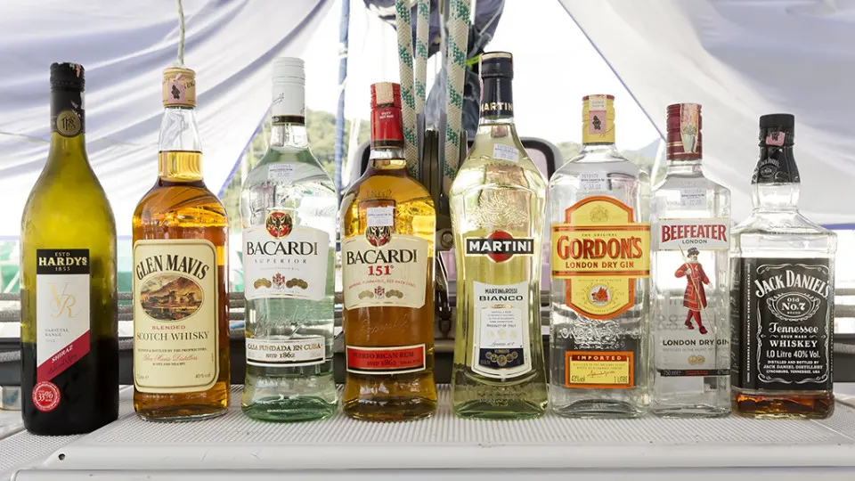 Компания запустила промышленный розлив Martini Bianco и Martini Fiero на винодельне в Дагестане — планируемая мощность — около 1 млн декалитров (10 млн литров) в год. Локализация объясняется ростом пошлин и другими налоговыми стимуляторами.
