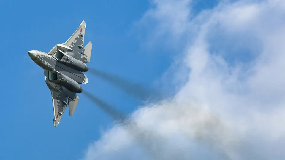 Минпромторг потребовал от петербургского АО «Авиационная и морская электроника» перечислить 257,1 млн рублей неустойки по контракту «Дисплей‑И7»: третий этап работ просрочен более шести лет, министерство начислило штраф, ограниченный условиями договора.