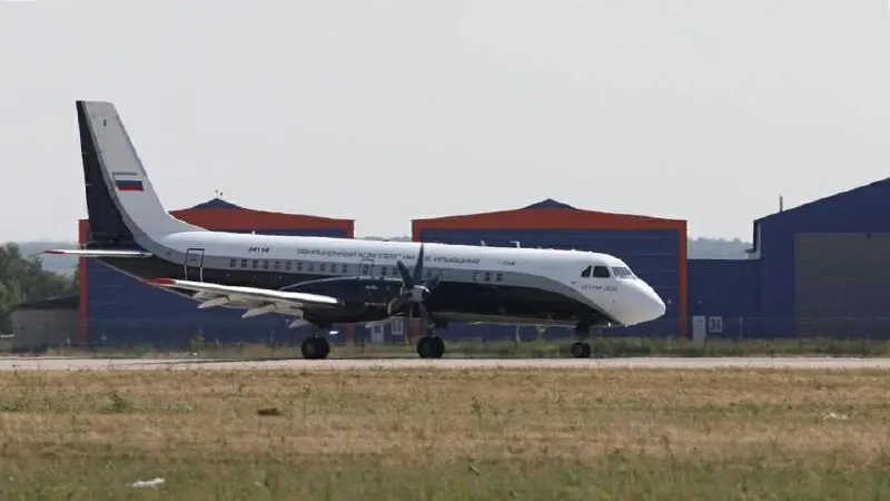 Росавиация выдала Ил-114-300 сертификат с существенными эксплуатационными ограничениями по температуре и погодным условиям. На «Дрон экспо — 2026» продемонстрировали «Буханку» с композитной бронёй, затвердевающей на солнце.