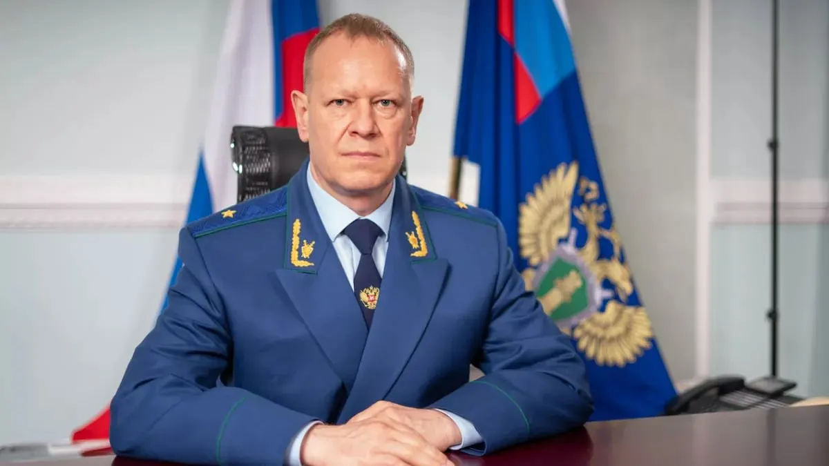 В Совет Федерации направлена кандидатура Николая Рябова на должность прокурора Алтайского края. Консультации сенаторов по кандидатуре запланированы на 16 июля; окончательное решение примет президент.