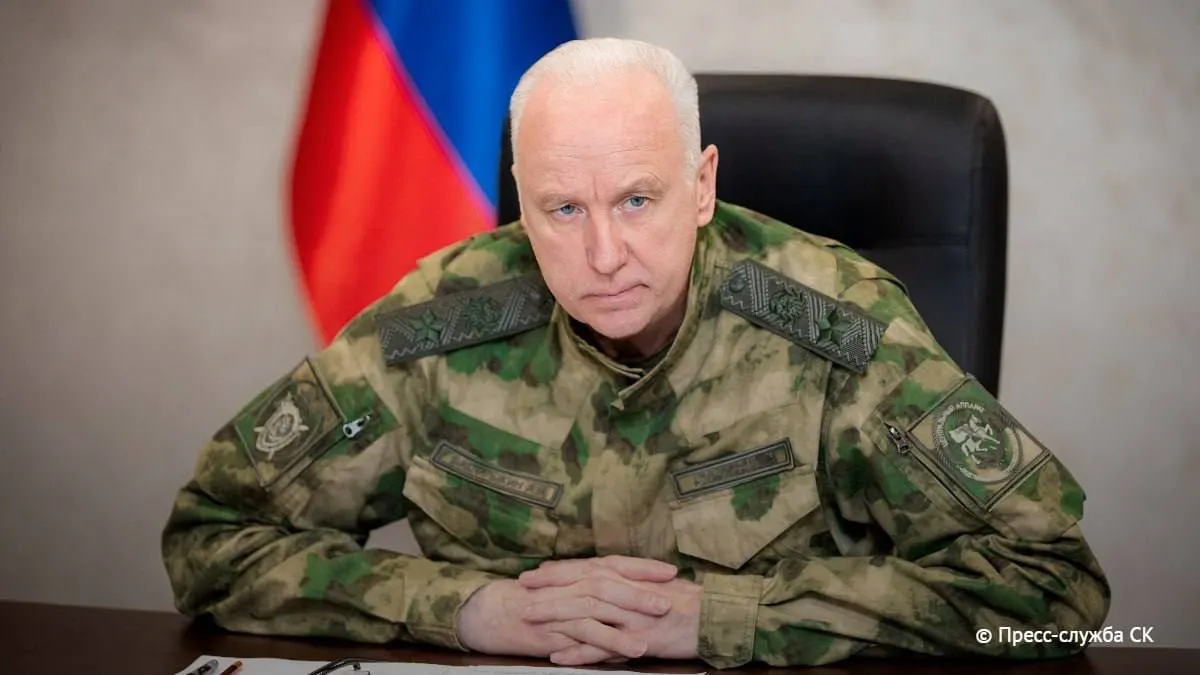 Глава Следственного комитета сообщил, что с начала войны было атаковано 54 региона; 1 472 погибших и 6 754 пострадавших, ущерб оценивается свыше 1 трлн рублей. Около трети погибших пришлись на апрель–июнь 2026 года.