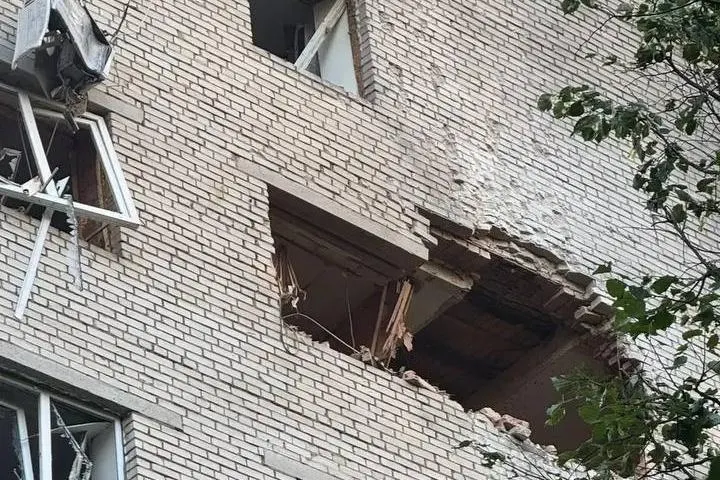 Ночью 13 июля в посёлке Пионерский городского округа Истра один из дронов упал на жилую застройку: три человека погибли, пятеро ранены, загорелись несколько частных домов.