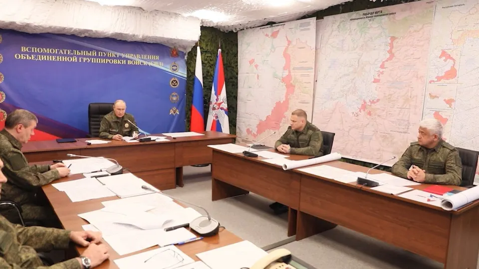 На совещании с военными президент поручил оценить участие «подстрекателей» из числа западных стран в реальных боевых действиях и дал поручение продолжить массированные удары по инфраструктуре военного назначения Украины.