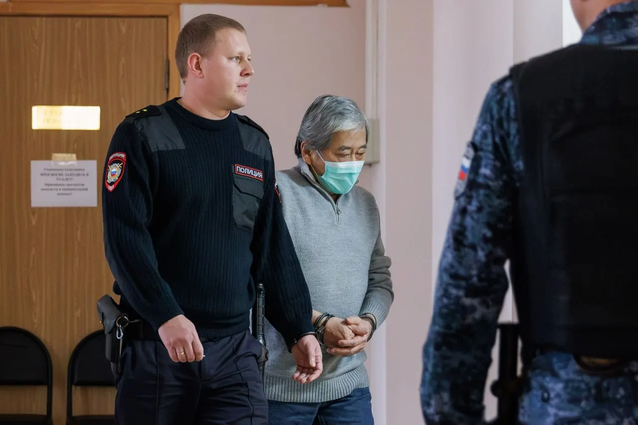 Материалы уголовного дела Александра Пака, осуждённого за убийство многодетной матери Екатерины Буравлевой, поступили в Верховный суд России и переданы в третий состав уголовной коллегии.