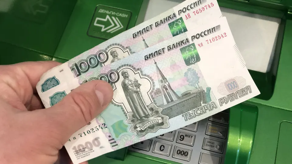 В рамках мер безопасности банковского обслуживания обсуждают введение суточных и месячных лимитов на снятие наличных и переводы по номеру телефона, в том числе в ночное время, чтобы снизить риски хищений.