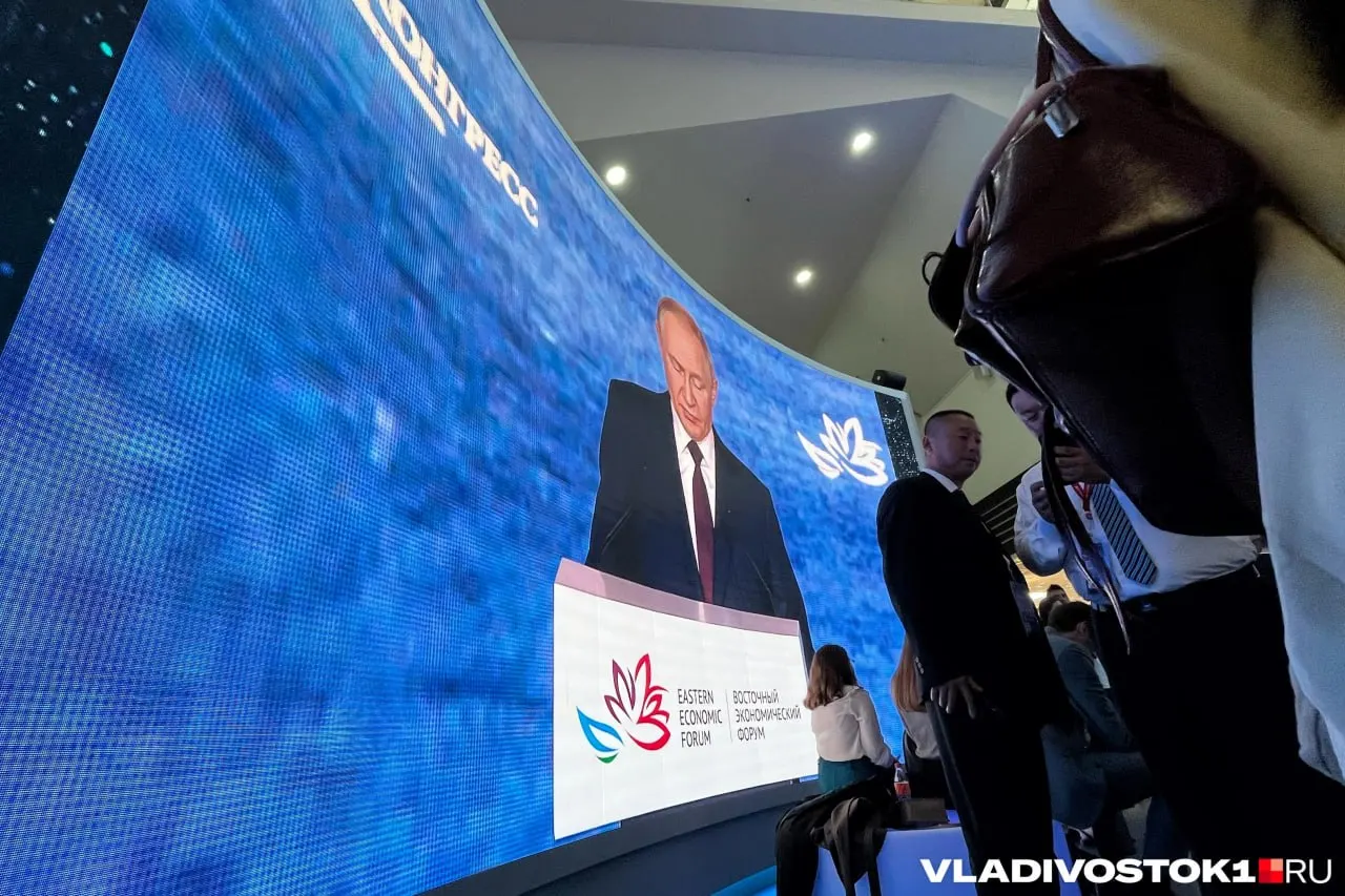 Глава государства посетит Владивосток 2–3 сентября для участия во ВЭФ‑2026, запланированы встречи с региональными лидерами и участие в пленарном заседании с участниками Азиатско‑Тихоокеанского региона.