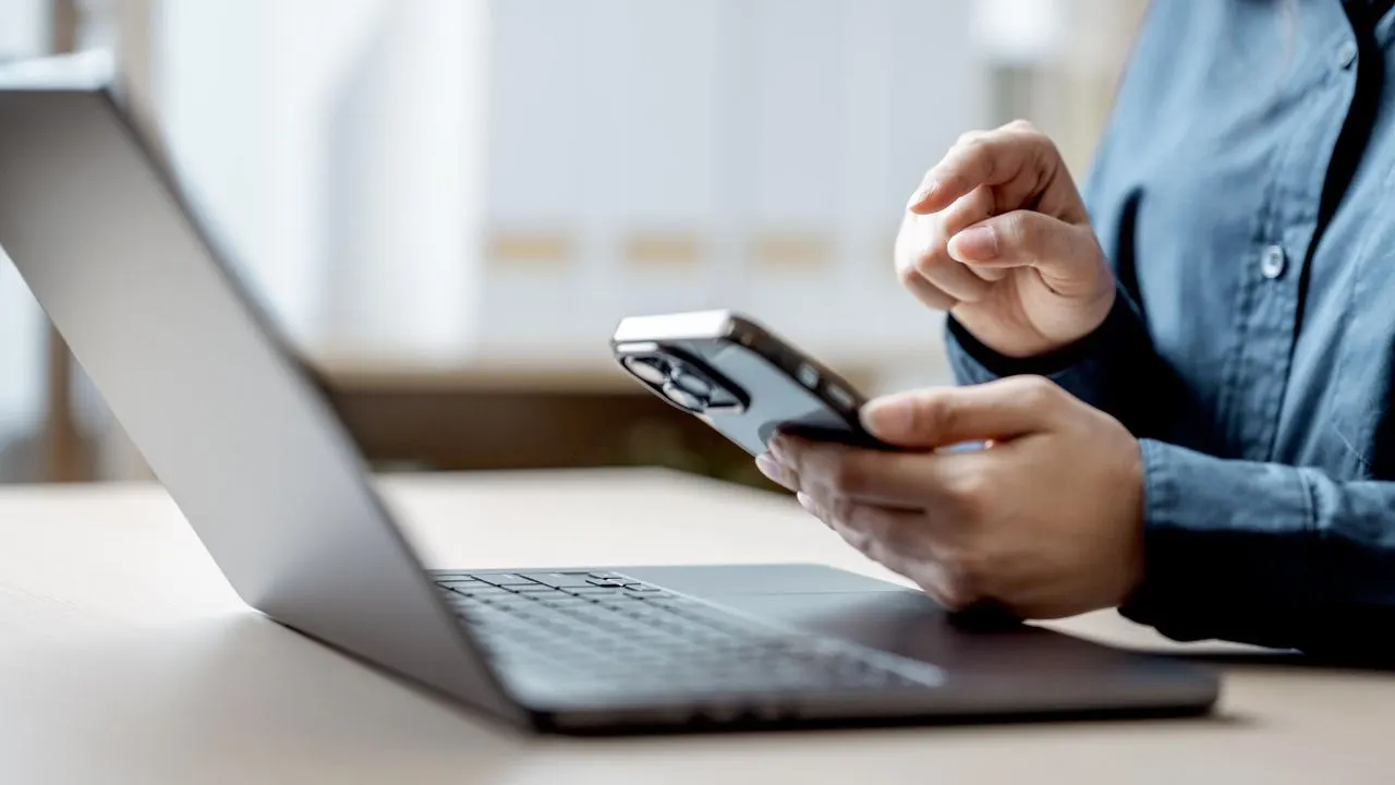 Глава ведомства предупреждает об опасности распространения адресов проживания, места работы и учёбы в интернете.