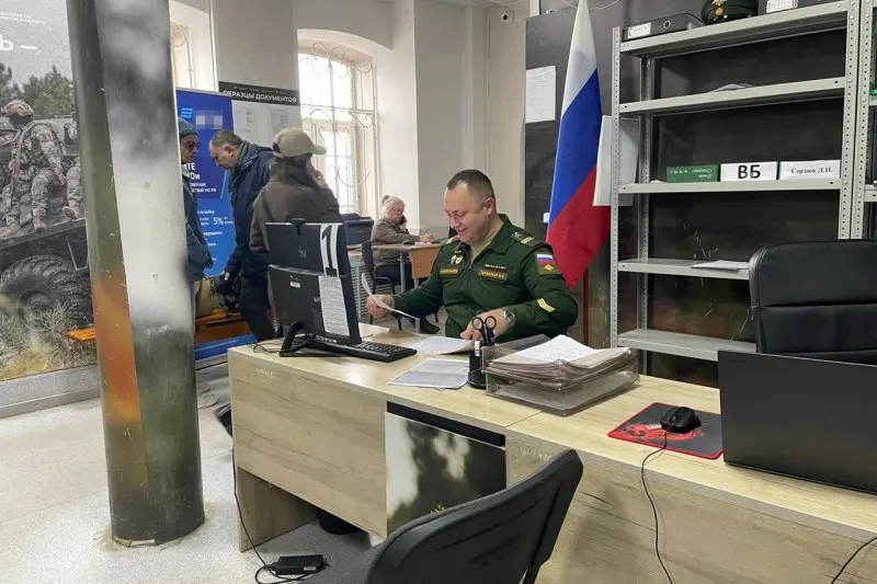 Власти заявляют об отсутствии планов мобилизации; эксперты считают, что слухи являются информационным давлением на общество.