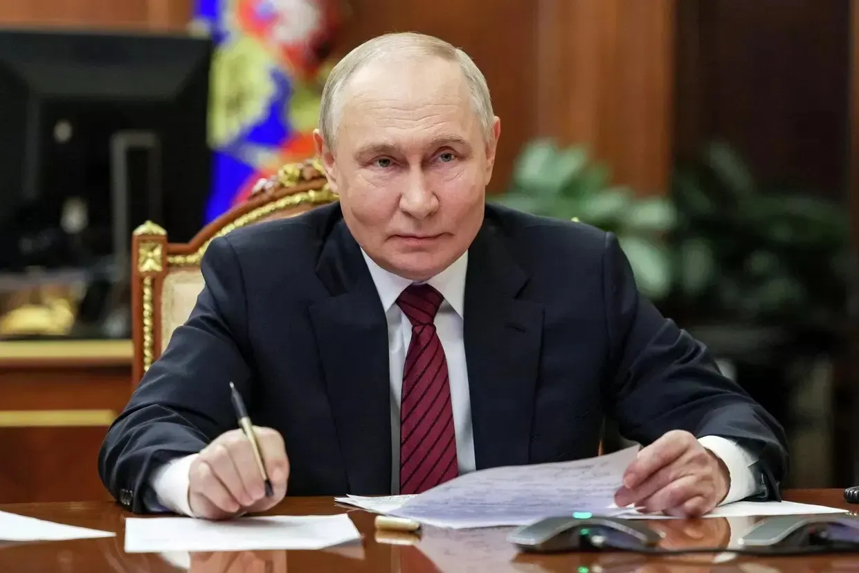 Первые семь с половиной месяцев 2026 года поступления в бюджет от бизнеса достигли рекордной отметки и превысили прошлогодний уровень; обсуждается роль добровольных взносов в финансирование расходов государства.