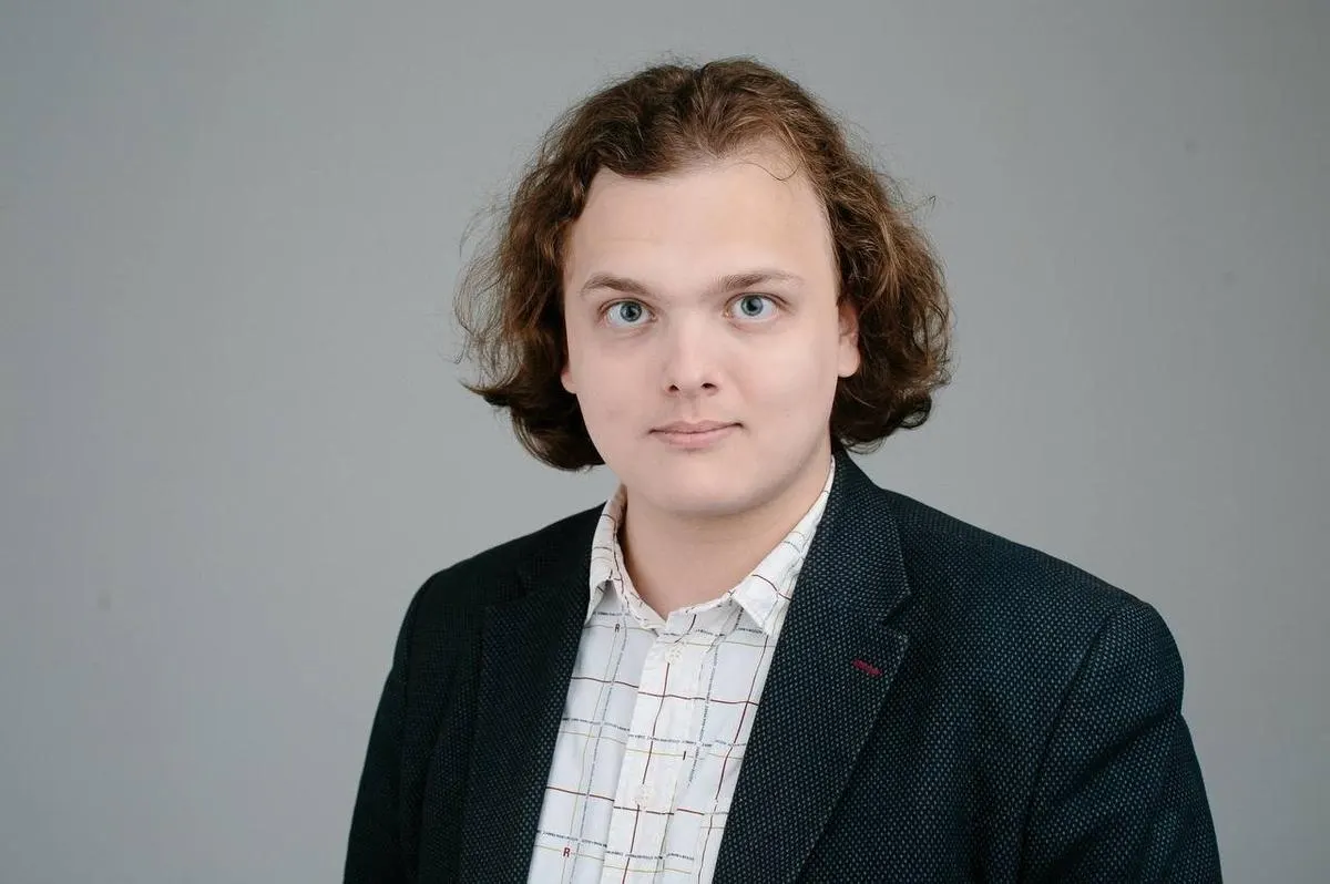 22-летний кандидат в Люблинском округе №198 был задержан у территориальной избирательной комиссии в Москве, позже отпущен после оформления протокола; дата суда пока неизвестна.