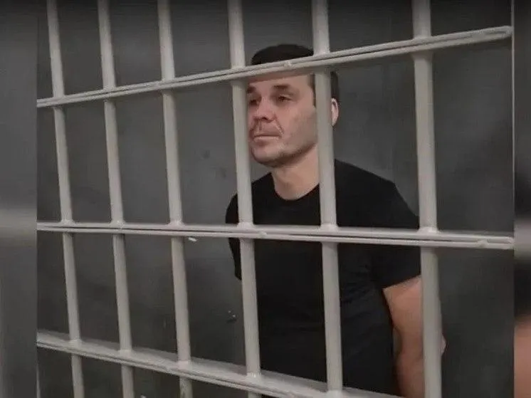 Гражданину России и Швеции Максиму Артемову вынесли 14 лет строгого режима за госизмену; решение подтвердил апелляционный суд.