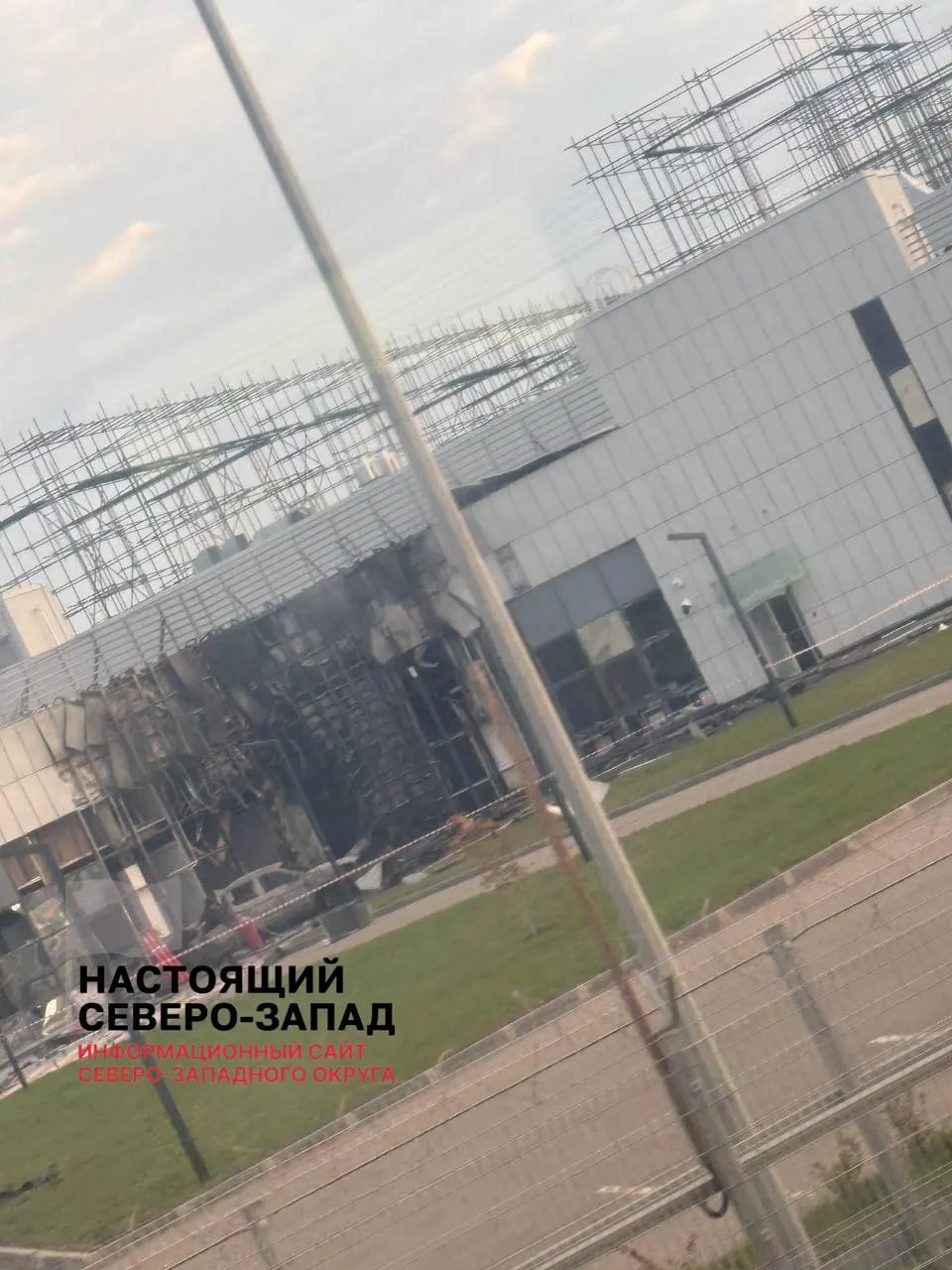 Цифровая инфраструктура, в которую вложены миллиарды рублей, оказалась под угрозой: атакованы дата-центры и сервисы, что может повлечь сбои в банковских переводах, онлайн‑покупках и госуслугах.