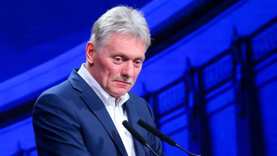 Официальный представитель заявил, что президент РФ может не наносить удары по Украине в день выборов; обсуждаются вопросы долгосрочного перемирия и перспектив мирного урегулирования.