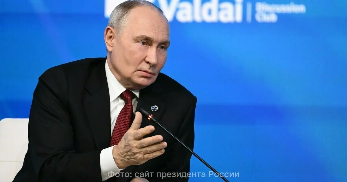 Президент Владимир Путин заявил, что россияне шли на выборы вопреки угрозам и отметили высокую явку.